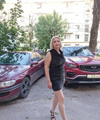 У меня есть все, что нужно для создания незабываемых впечатлений. Мои услуги включают классический и релаксирующий массаж, оральный секс, глубокий минет, ролевые игры и многое другое. Я гарантирую дискретность, атмосферу комфорта и полное удовлетворение. Позволь мне показать тебе свои фото 📷 и рассказать о моих положительных отзывах. Пообщавшись со мной, ты поймешь, что я - идеальный выбор для приятного времяпровождения. Жду тебя! 😉 Елена